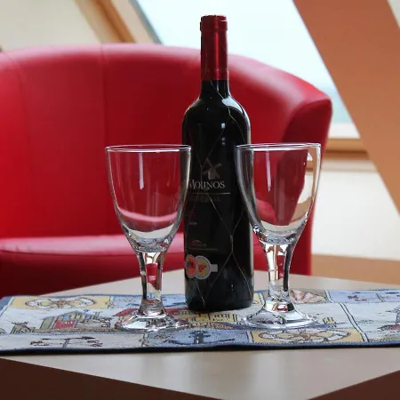 Cozy In With Terrace شقة